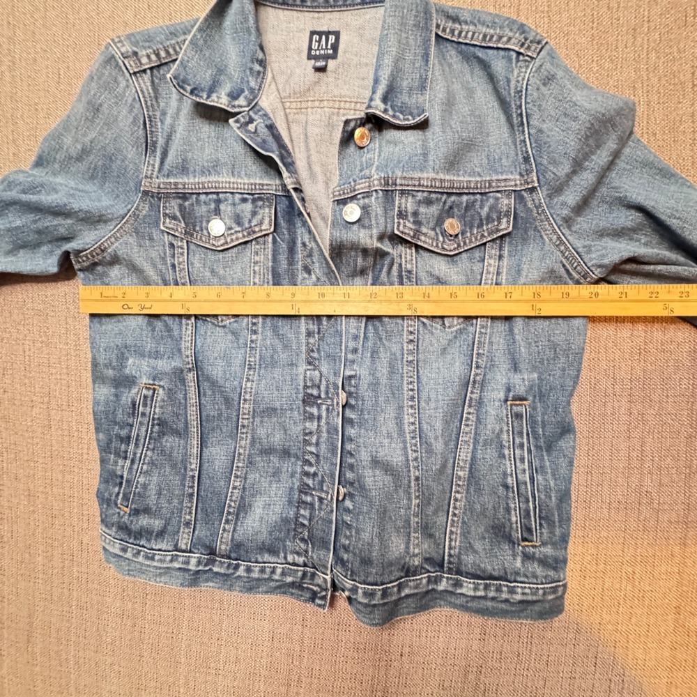 GAP Denim Jacket Womens Large Blue Medium Wash Button Front Trucker Jean Jacket - Picture 4 of 6